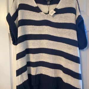 Cable & Gauge Navy and White V-Neck Sweater